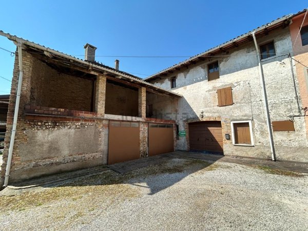 casa indipendente in vendita a Bertiolo