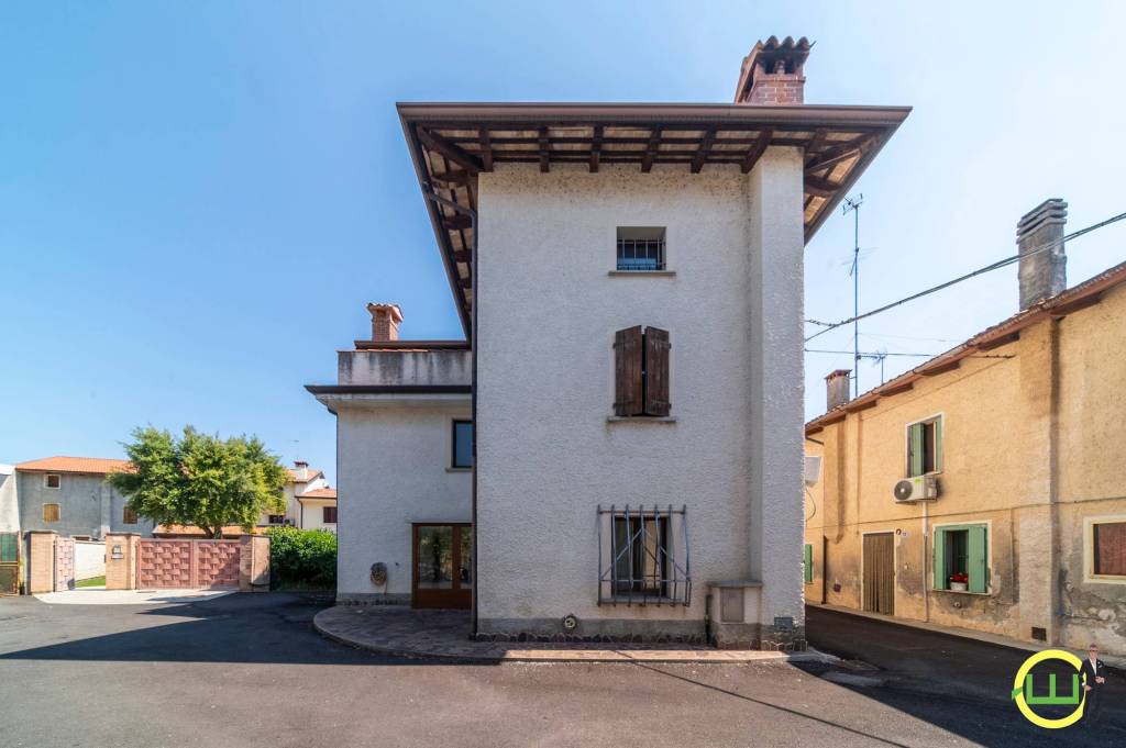 casa indipendente in vendita a Bertiolo