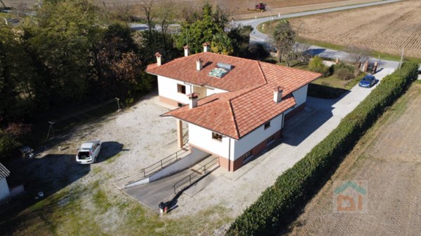 casa indipendente in vendita a Bicinicco in zona Felettis