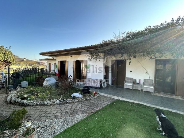 casa indipendente in vendita a Bicinicco