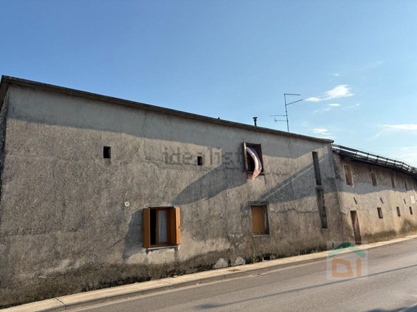 casale in vendita a Bicinicco
