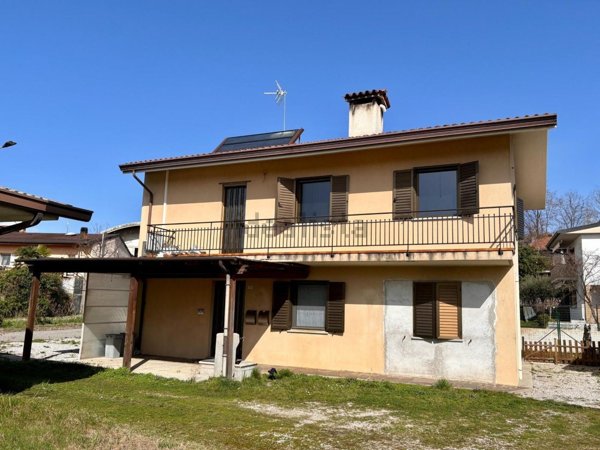 appartamento in vendita a Buja