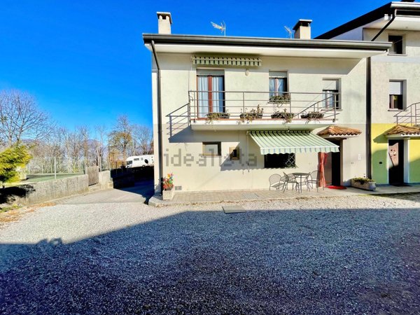 casa indipendente in vendita a Buja