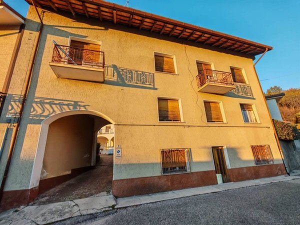 casa indipendente in vendita a Buja