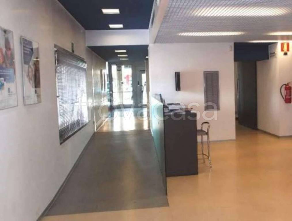 negozio in vendita a Buja