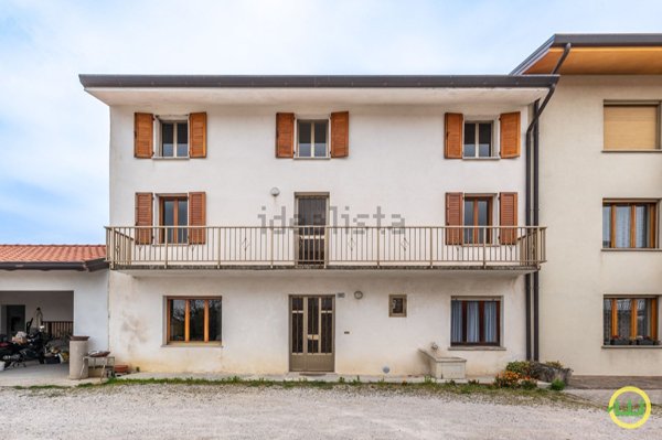 casa indipendente in vendita a Buja