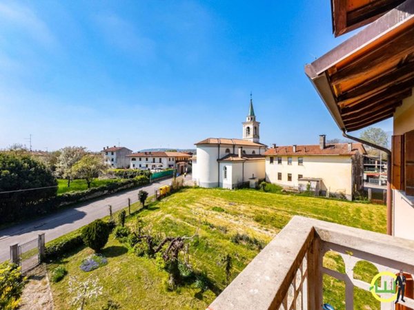 casa indipendente in vendita a Buja