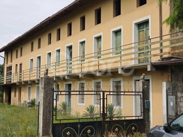 casa indipendente in vendita a Buja