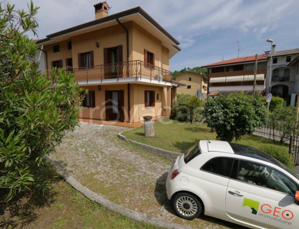 casa indipendente in vendita a Buja