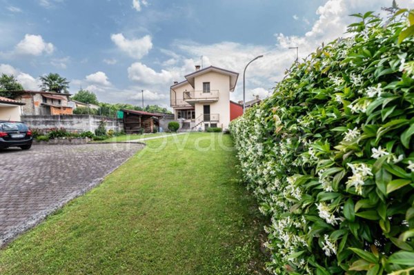 casa indipendente in vendita a Buja