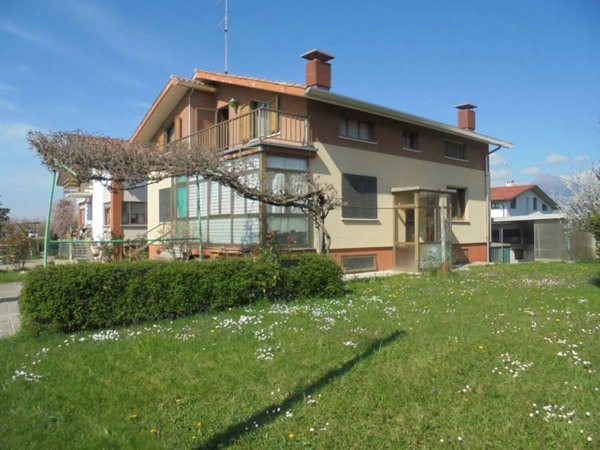 casa indipendente in vendita a Buja