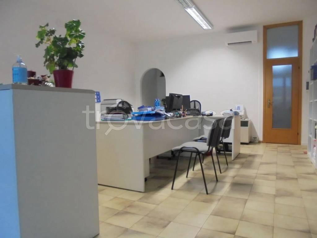 ufficio in vendita a Buja