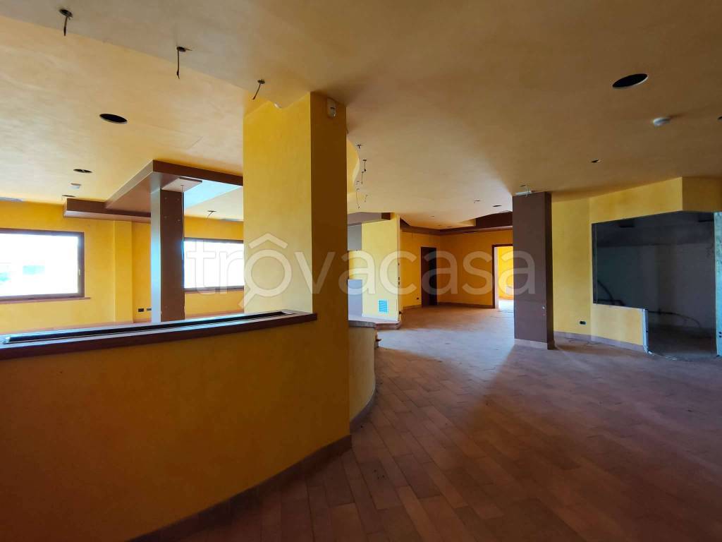 negozio in vendita a Buja