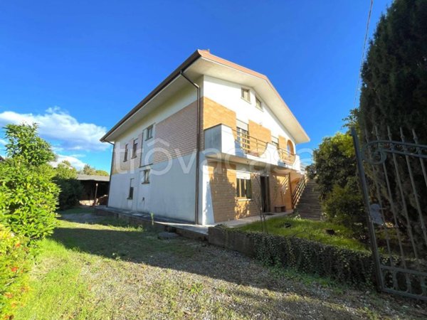 casa indipendente in vendita a Buja