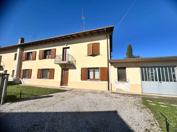 casa indipendente in vendita a Buja