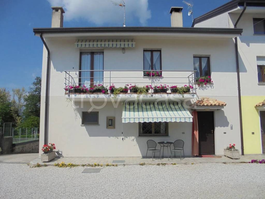 casa indipendente in vendita a Buja