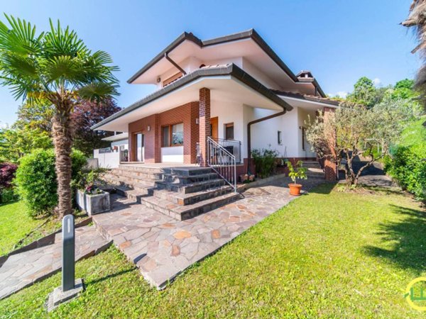 casa indipendente in vendita a Buja