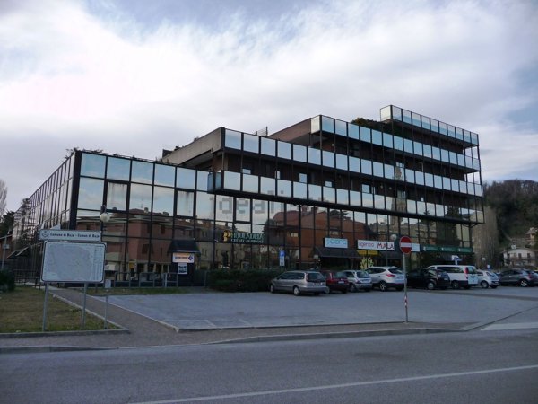 ufficio in vendita a Buja