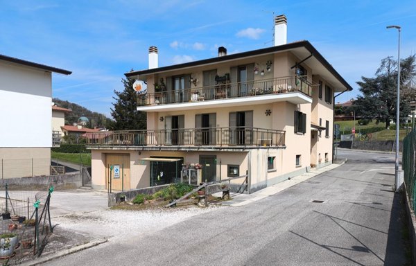 casa indipendente in vendita a Buja