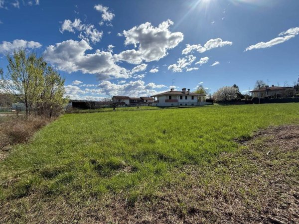 terreno edificabile in vendita a Buja