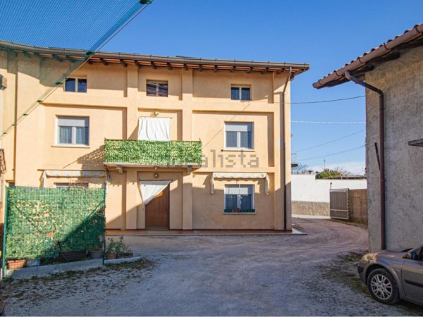 casa indipendente in vendita a Buja