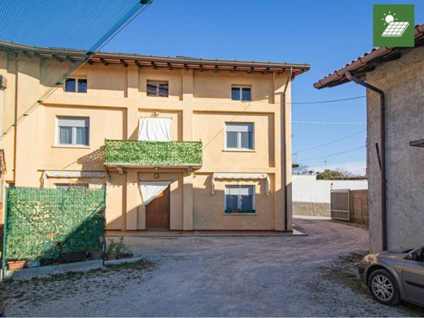 casa indipendente in vendita a Buja