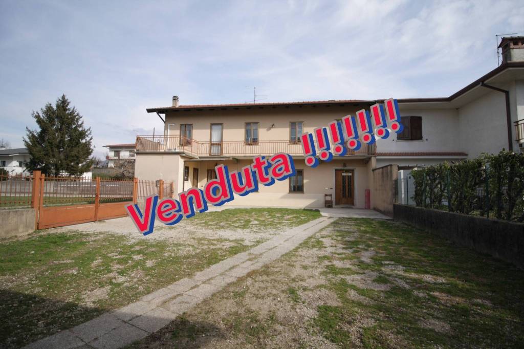 casa indipendente in vendita a Buja