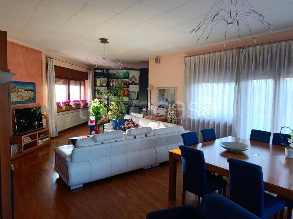 villa in vendita a Buja