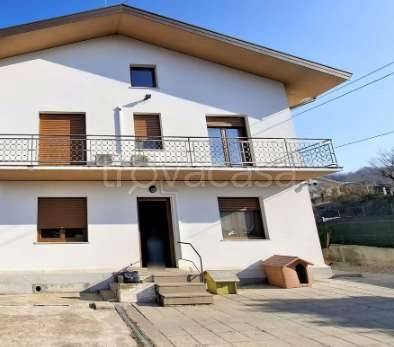 casa indipendente in vendita a Buja