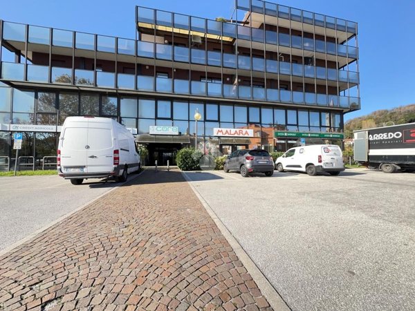 ufficio in vendita a Buja