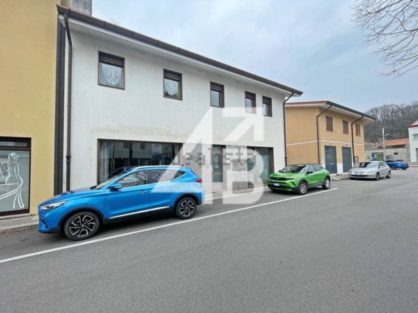 casa semindipendente in vendita a Buja
