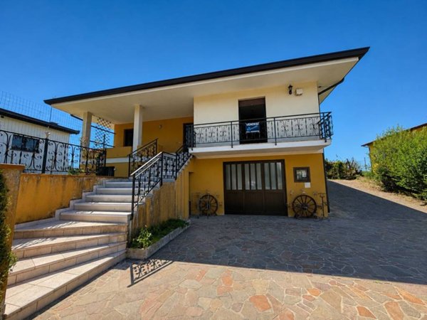 casa indipendente in vendita a Buja