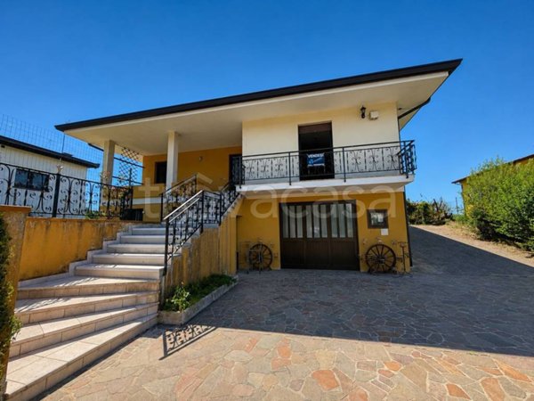 casa indipendente in vendita a Buja