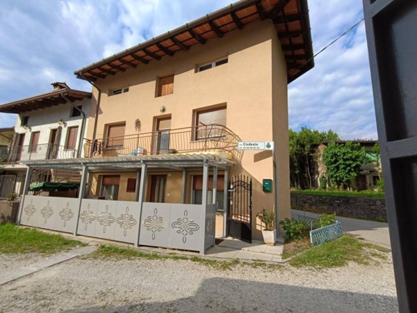 casa indipendente in vendita a Buja