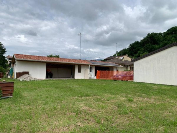 terreno in vendita a Buja