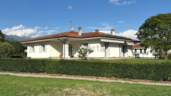 casa indipendente in vendita a Buja