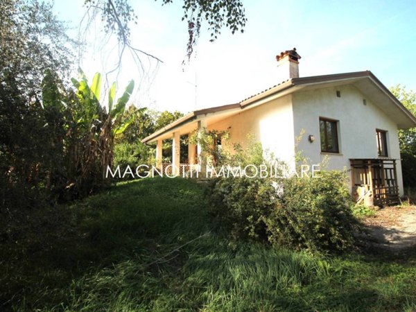 casa indipendente in vendita a Buja