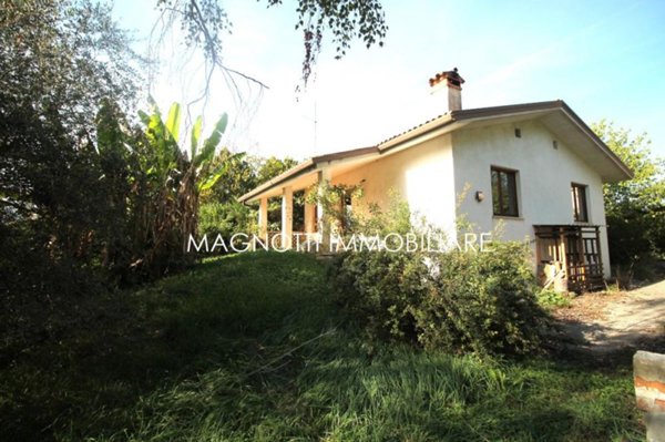 casa indipendente in vendita a Buja