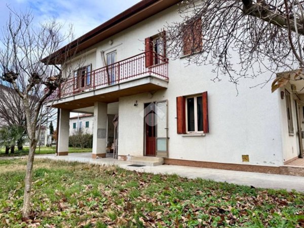 casa indipendente in vendita a Buttrio
