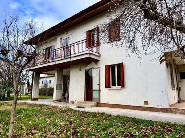 casa indipendente in vendita a Buttrio