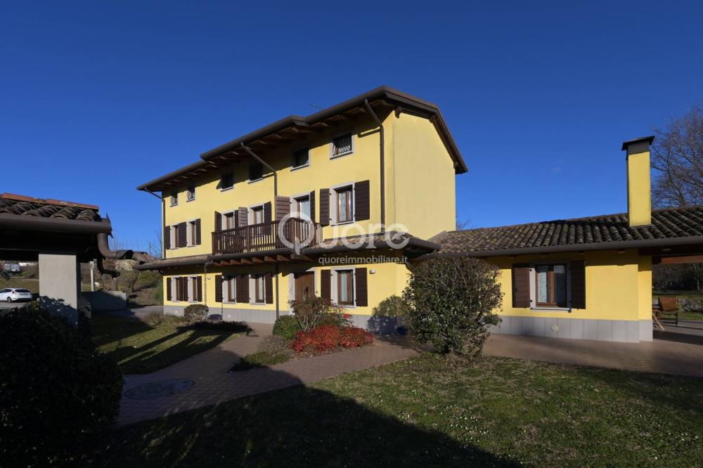 casa indipendente in vendita a Buttrio in zona Caminetto