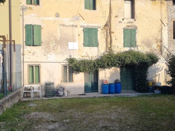 casa indipendente in vendita a Buttrio in zona Camino