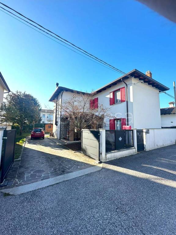 casa indipendente in vendita a Buttrio in zona Caminetto