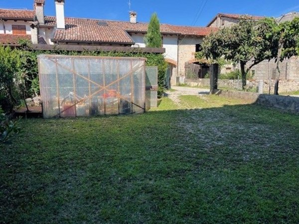casa indipendente in vendita a Buttrio