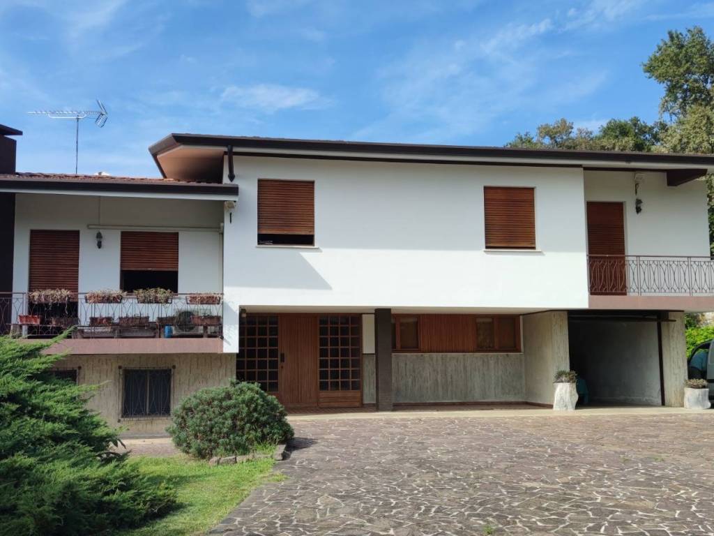 casa indipendente in vendita a Buttrio