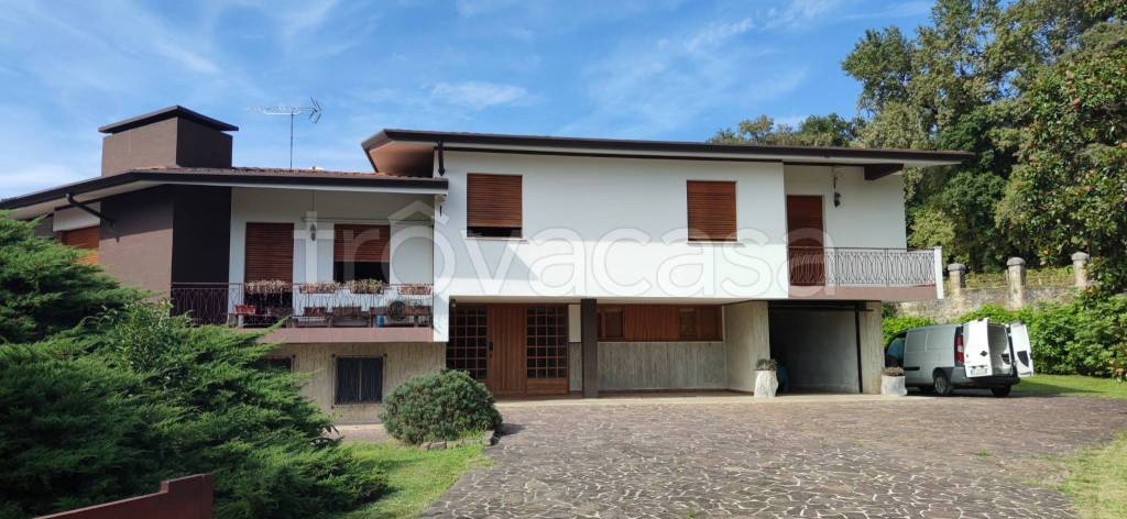 casa indipendente in vendita a Buttrio in zona Caminetto