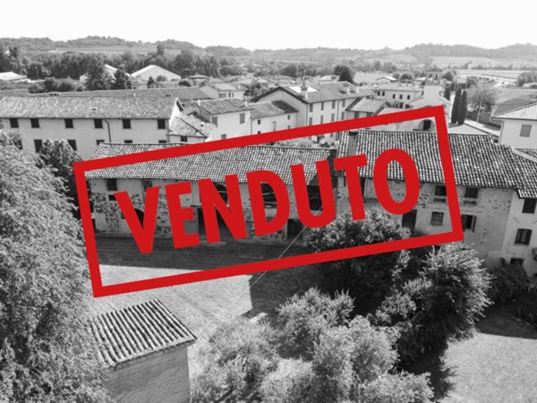 casale in vendita a Buttrio