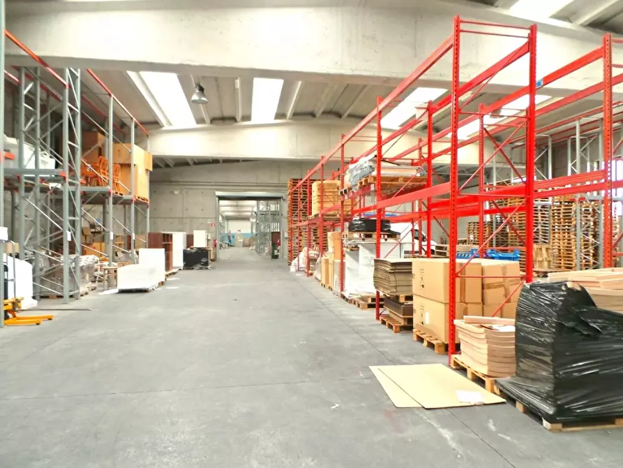 capannone in vendita a Buttrio