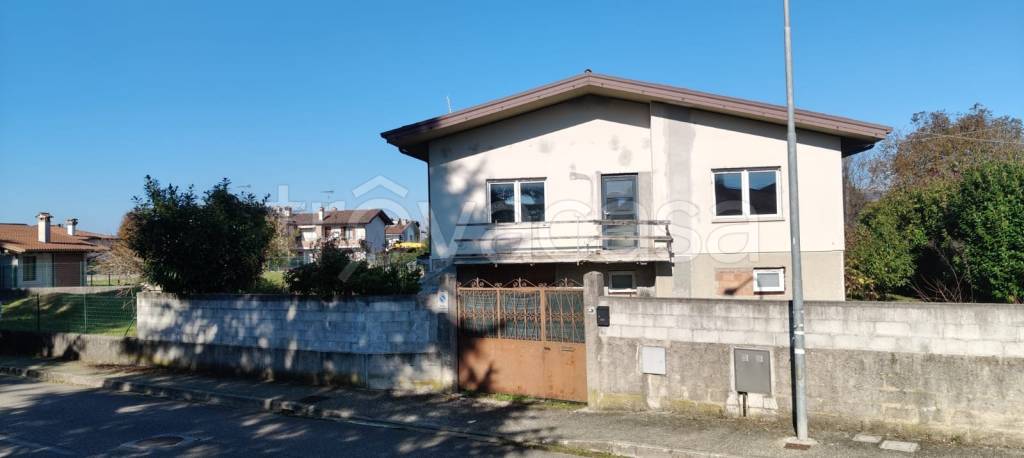 casa indipendente in vendita a Buttrio