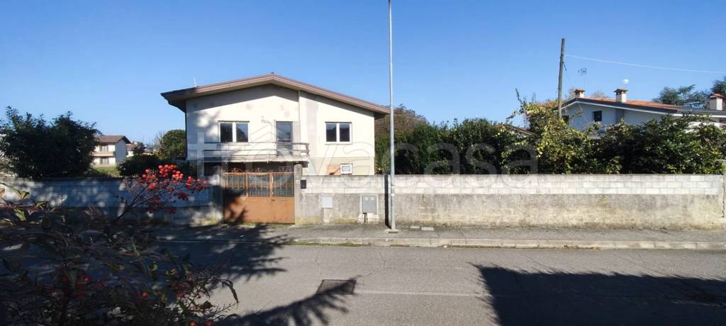 casa indipendente in vendita a Buttrio